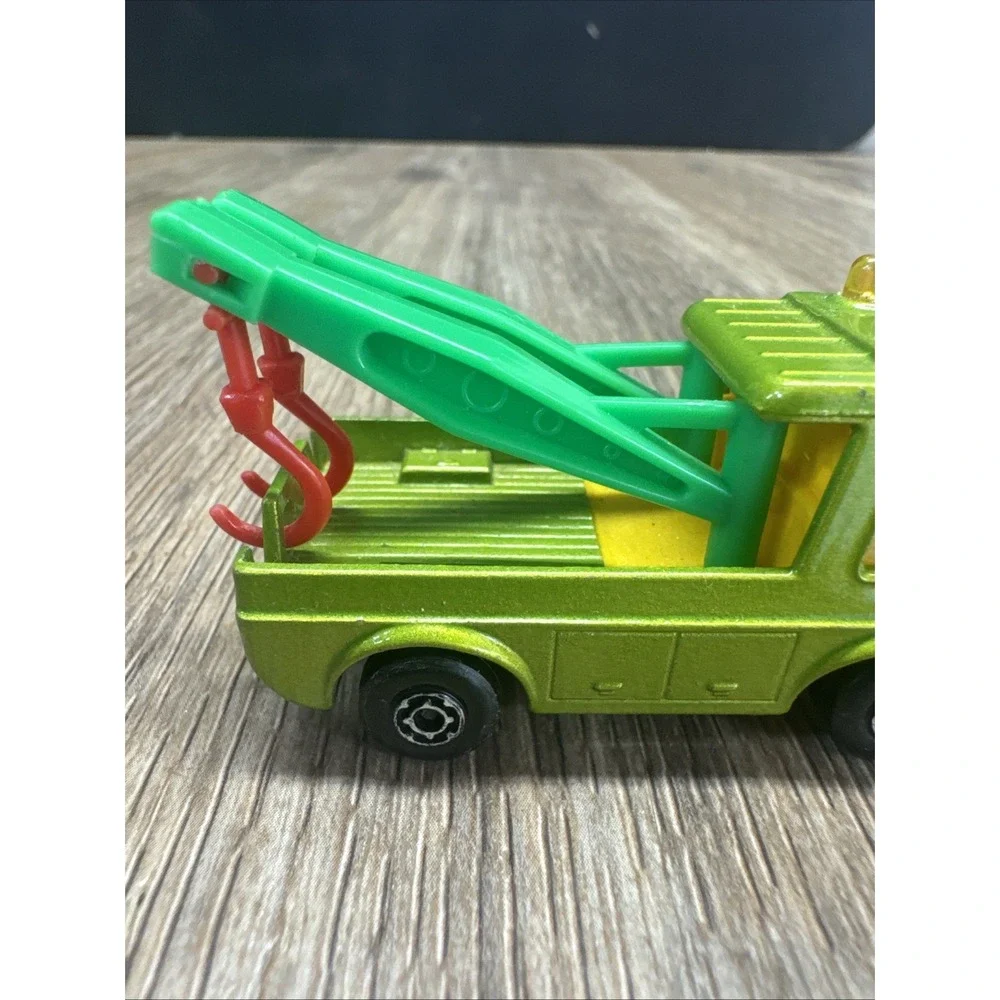 Vintage Matchbox 1976 Superfast #74 Toe Joe Wrecker Tow Truck 1:64 Diecast NICE